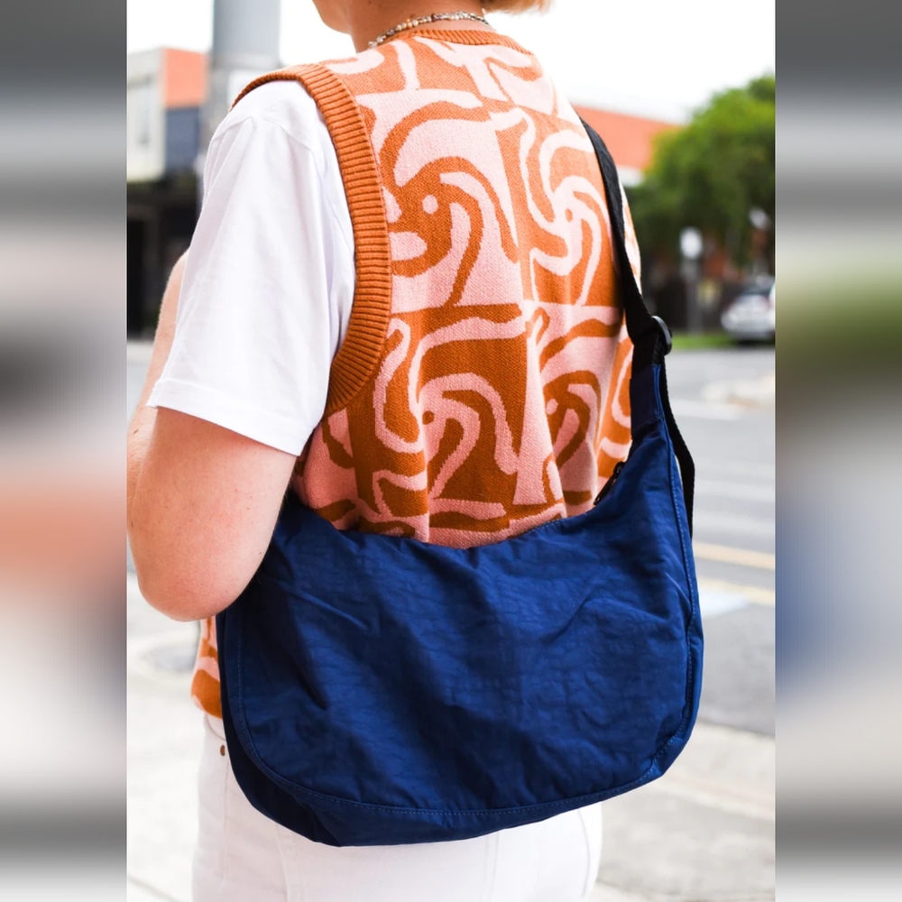 BAGGU Medium Crescent Bag in Marine Blue - Picture 11 of 11